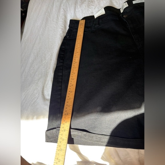 Angels Forever NWT black plus size 24W stretch Bermuda shorts - Picture 7 of 14